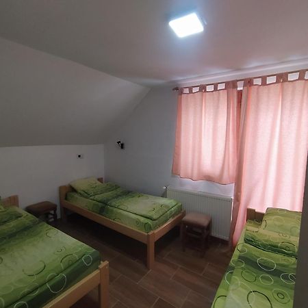 Bed and Breakfast Domacinstvo Kod Gere Crni Vrh Pokój zdjęcie