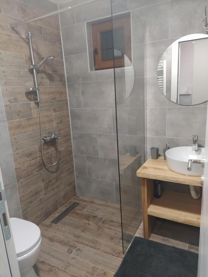 Bed and Breakfast Domacinstvo Kod Gere Crni Vrh Zewnętrze zdjęcie